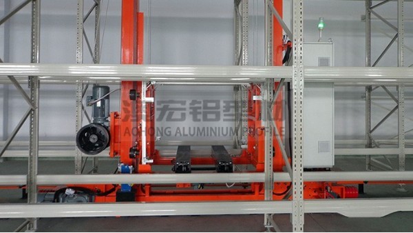 100100鋁型材應(yīng)用：打造高剛性智能倉儲堆垛系統(tǒng)