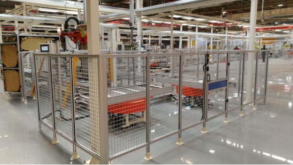 鋁型材圍欄如何10年不褪色？關(guān)鍵在表面處理工藝